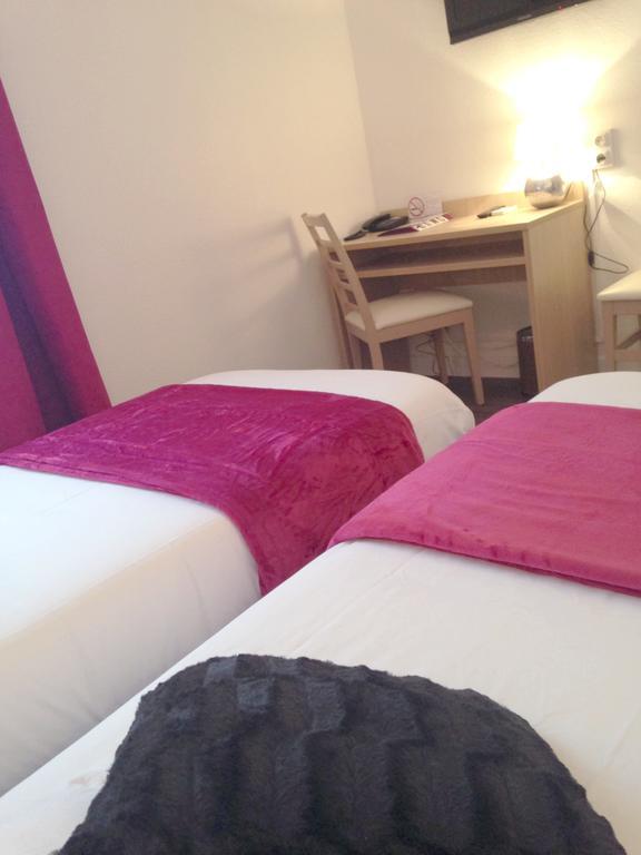Hotel Restaurant L'Evidence Neufchâteau الغرفة الصورة